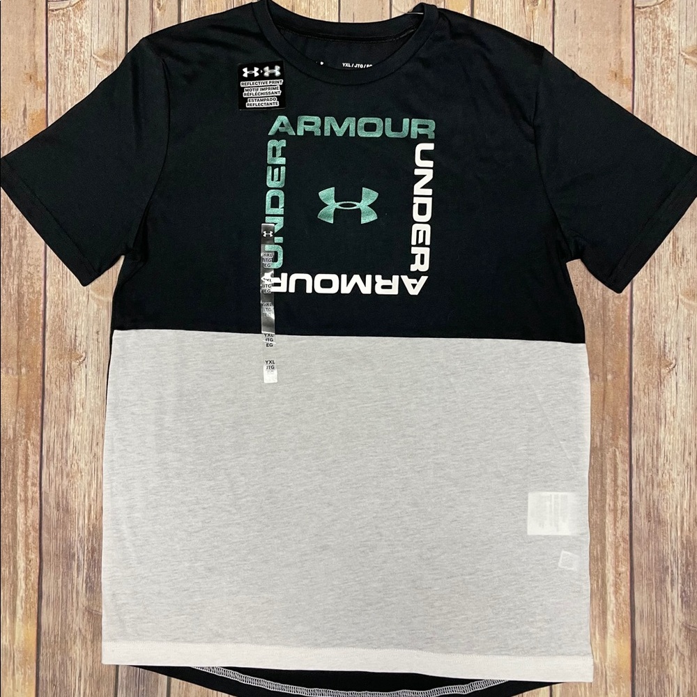 Under Armour boys t-shirt YXL